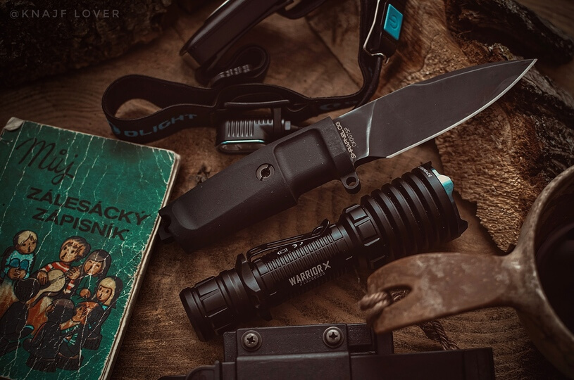 Cuțitul face parte din echipamentul de bază